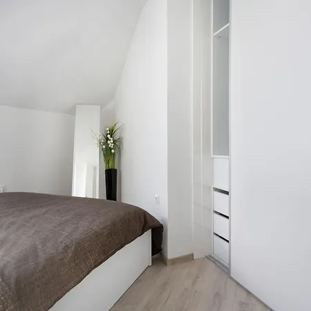 New 2019 City Centre Apt. Modern And Bright *