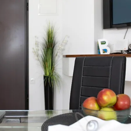 New 2019 City Centre Apt. Modern And Bright