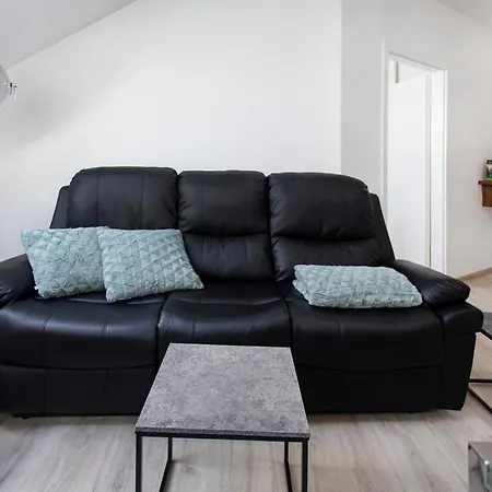 New 2019 City Centre Apt. Modern And Bright Apartman *